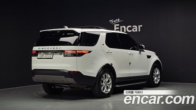 Land Rover Discovery 5 2.0 SD4 SE 2018 — фото 2