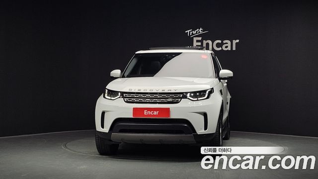 Land Rover Discovery 5 2.0 SD4 SE 2018 — фото 3