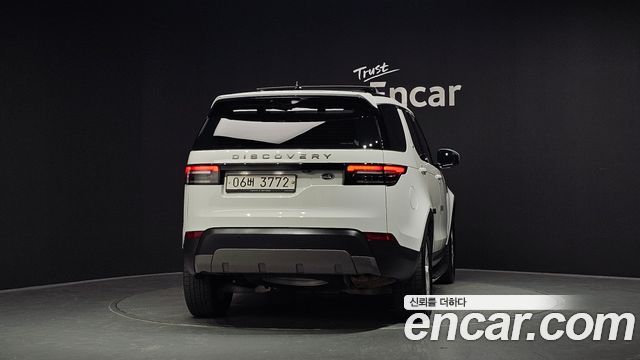 Land Rover Discovery 5 2.0 SD4 SE 2018 — фото 4