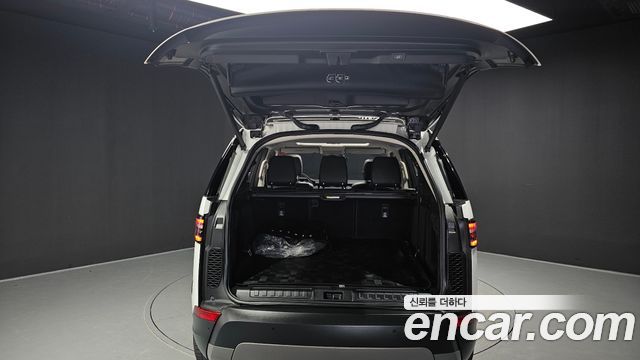 Land Rover Discovery 5 2.0 SD4 SE 2018 — фото 20