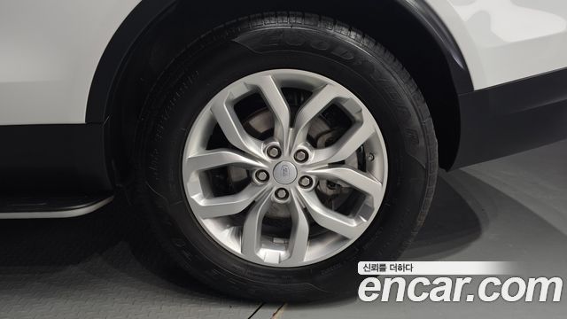 Land Rover Discovery 5 2.0 SD4 SE 2018 — фото 21