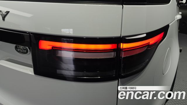 Land Rover Discovery 5 2.0 SD4 SE 2018 — фото 23
