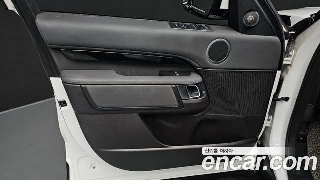 Land Rover Discovery 5 2.0 SD4 SE 2018 — фото 24