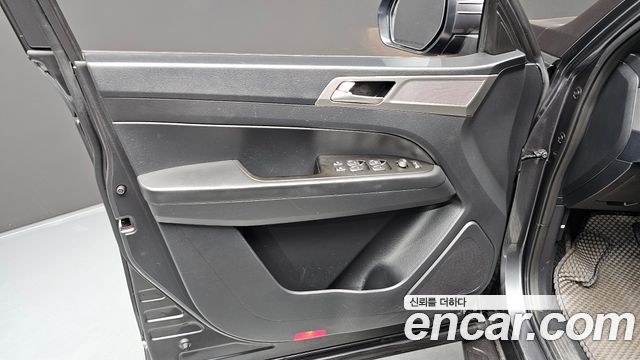 KG Mobility (SsangYong) Rexton Sports Khan Diesel 2.2 4WD Professional X (5-Link) 2019 — фото 24
