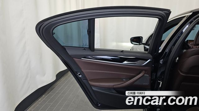 BMW 5 Series (G30) 530i M Sport Package 2022 — фото 25