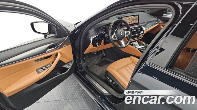 BMW 5 Series (G30) 520i M Sport 2022 — фото 15