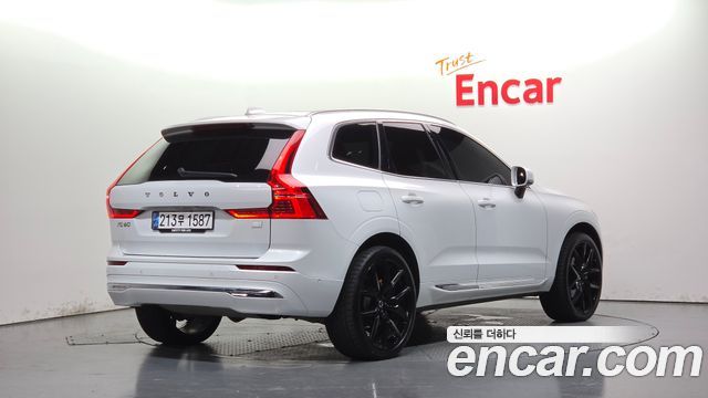 Volvo XC60 (II) T8 Ultimate Bright 2023 — фото 2