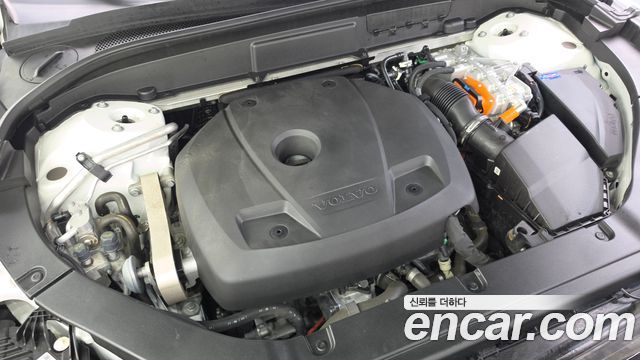 Volvo XC60 (II) T8 Ultimate Bright 2023 — фото 6