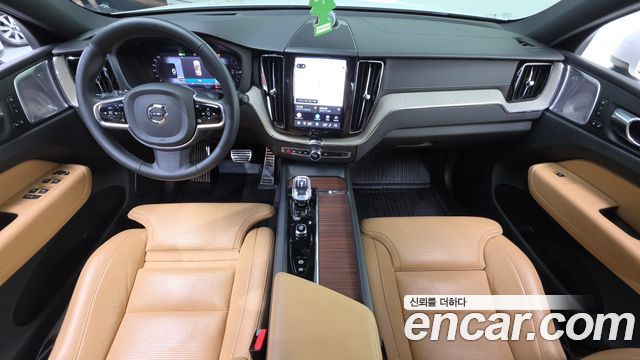 Volvo XC60 (II) T8 Ultimate Bright 2023 — фото 7