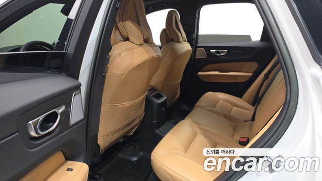 Volvo XC60 (II) T8 Ultimate Bright 2023 — фото 26