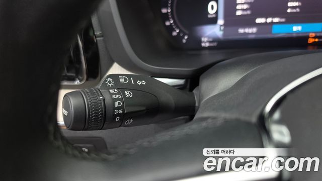 Volvo XC60 (II) T8 Ultimate Bright 2023 — фото 27