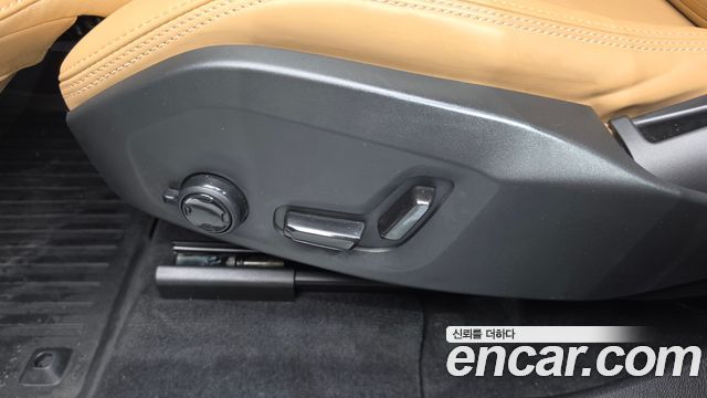 Volvo XC60 (II) T8 Ultimate Bright 2023 — фото 31