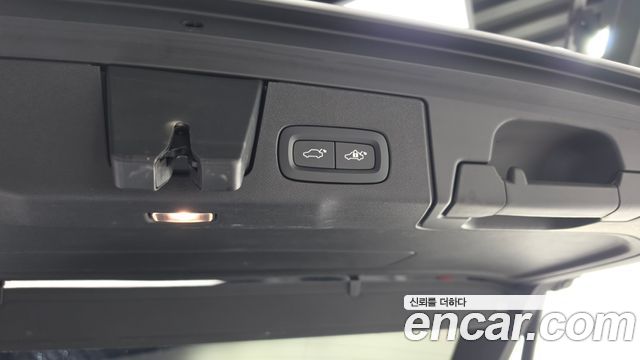 Volvo XC60 (II) T8 Ultimate Bright 2023 — фото 36