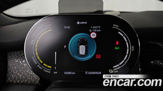 MINI Cooper Electric SE Electric 3rd 2023 — фото 8
