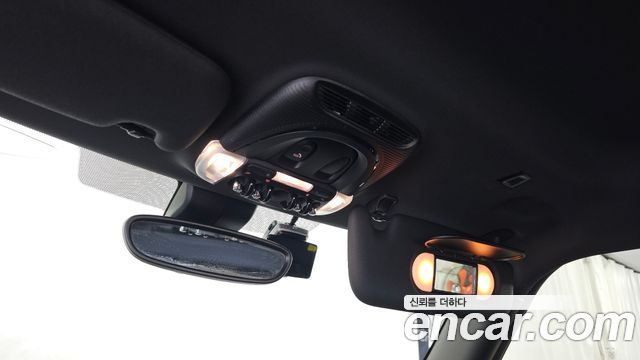 MINI Cooper Electric SE Electric 3rd 2023 — фото 22