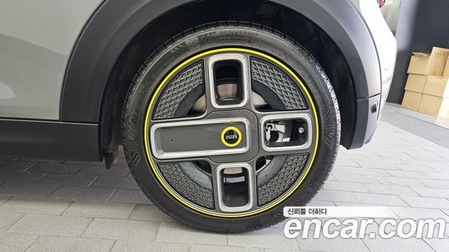 MINI Cooper Electric SE Electric 3rd 2023 — фото 27