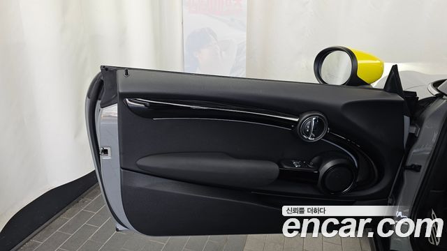 MINI Cooper Electric SE Electric 3rd 2023 — фото 30