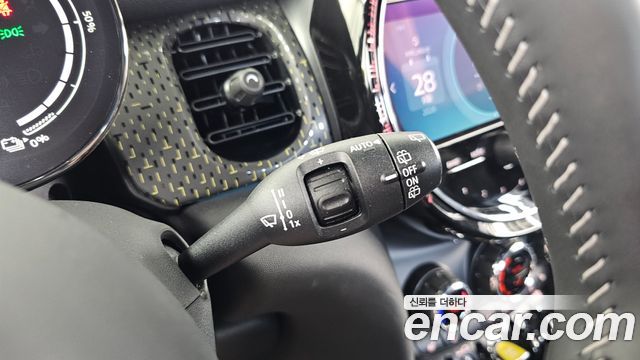 MINI Cooper Electric SE Electric 3rd 2023 — фото 33