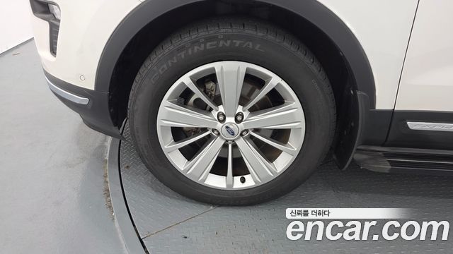 Ford Explorer 2.3 Limited 4WD 5th 2018 — фото 5