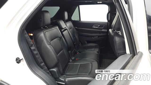 Ford Explorer 2.3 Limited 4WD 5th 2018 — фото 11