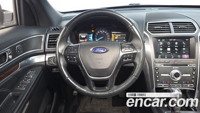 Ford Explorer 2.3 Limited 4WD 5th 2018 — фото 12