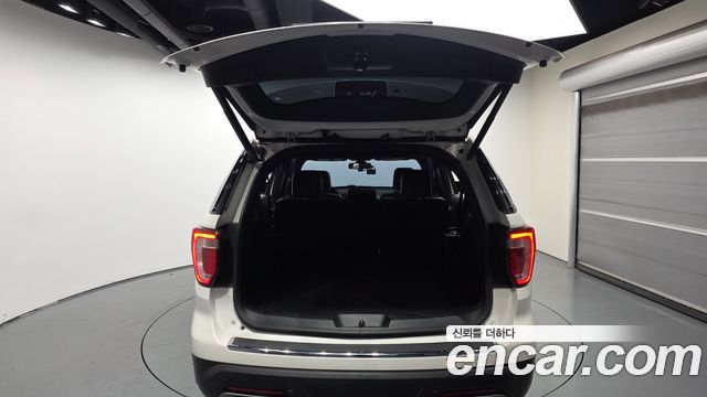 Ford Explorer 2.3 Limited 4WD 5th 2018 — фото 20