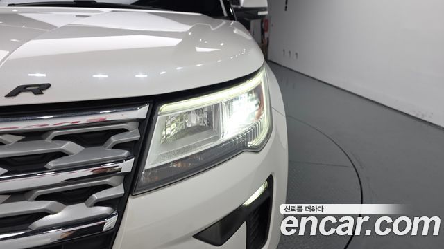 Ford Explorer 2.3 Limited 4WD 5th 2018 — фото 22