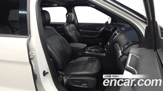 Ford Explorer 2.3 Limited 4WD 5th 2018 — фото 26