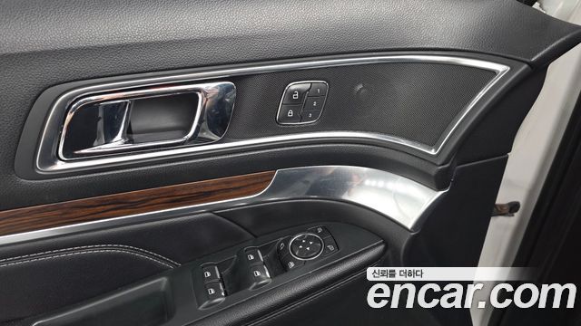 Ford Explorer 2.3 Limited 4WD 5th 2018 — фото 28