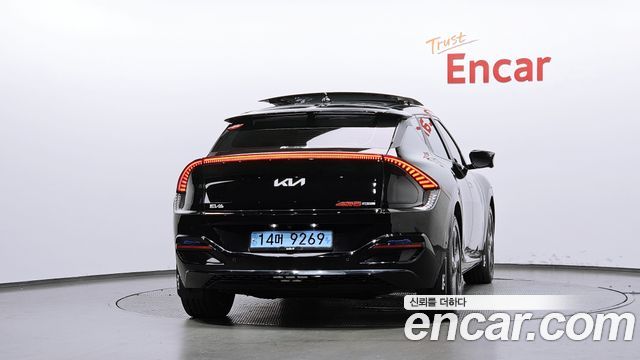 Kia EV6 Long Range 4WD GT Line 2022 — фото 4