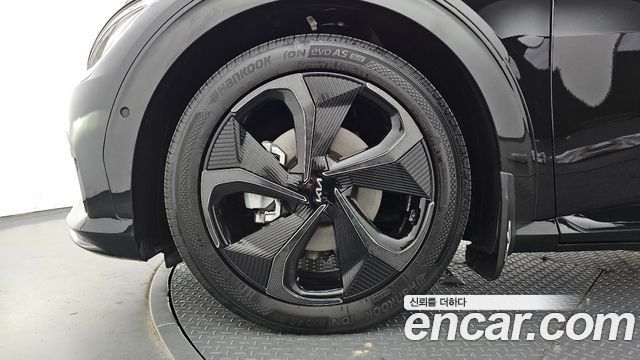 Kia EV6 Long Range 4WD GT Line 2022 — фото 5