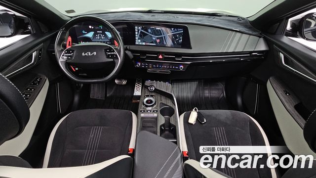 Kia EV6 Long Range 4WD GT Line 2022 — фото 7