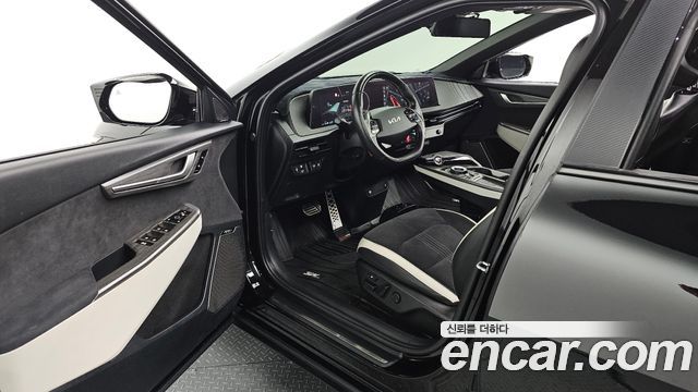 Kia EV6 Long Range 4WD GT Line 2022 — фото 10