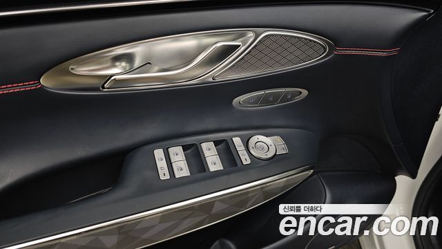 Genesis GV70 2.5T Gasoline AWD 2024 — фото 18