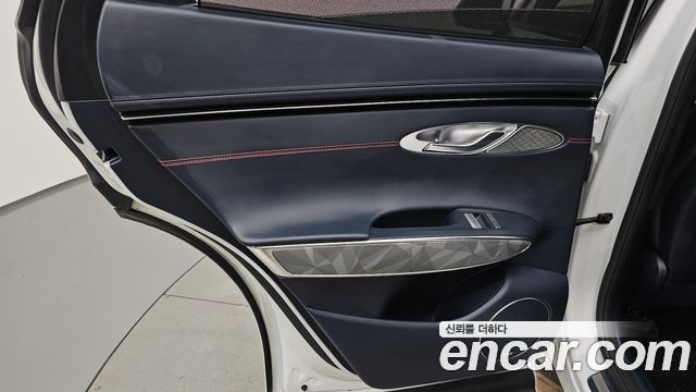 Genesis GV70 2.5T Gasoline AWD 2024 — фото 25