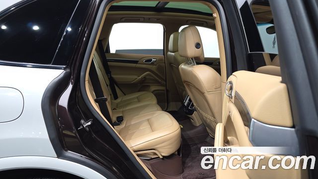 Porsche Cayenne 3.0 Diesel Platium Edition 958 2017 — фото 12