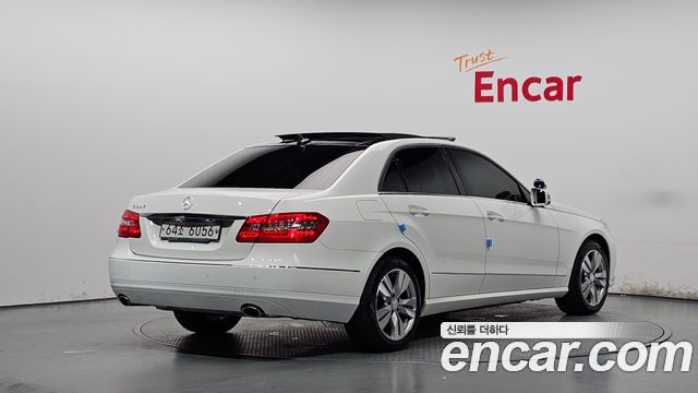 Mercedes-Benz E-Class (W212) E300 Elegance 2013 — фото 2