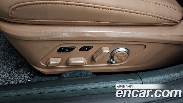 Hyundai Grandeur (GN7) 2,5 Gasoline 2WD Calligraphy 2026 — фото 34