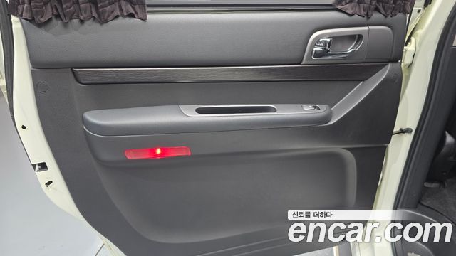 KG Mobility (SsangYong) Korando Turismo 4WD Extreme Sport 9-Seater 2018 — фото 25