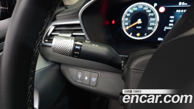 Genesis G70 Gasoline 2.5T 4WD 2024 — фото 15