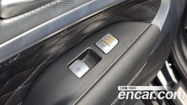 Genesis G70 Gasoline 2.5T 4WD 2024 — фото 30
