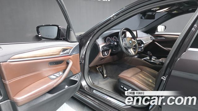 BMW 5 Series (G30) 530i xDrive M Sport Package Plus 2019 — фото 10