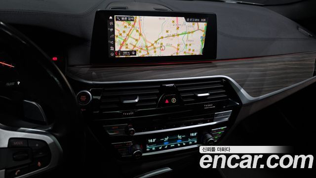 BMW 5 Series (G30) 530i xDrive M Sport Package Plus 2019 — фото 14
