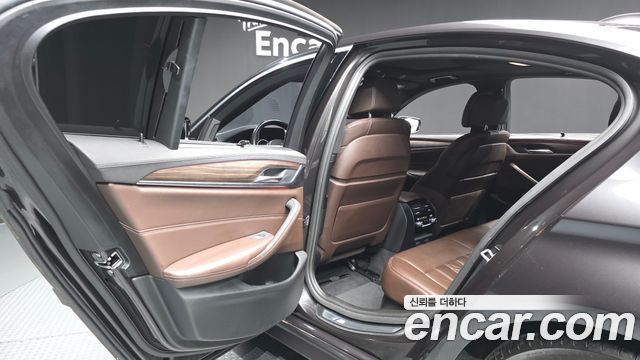 BMW 5 Series (G30) 530i xDrive M Sport Package Plus 2019 — фото 26