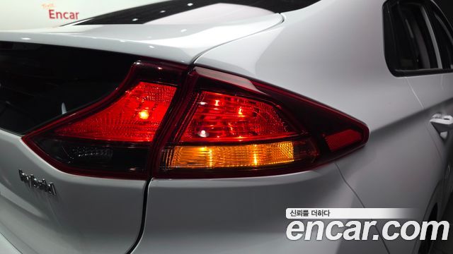 Hyundai Ioniq Hybrid 1.6 HEV I 2020 — фото 23