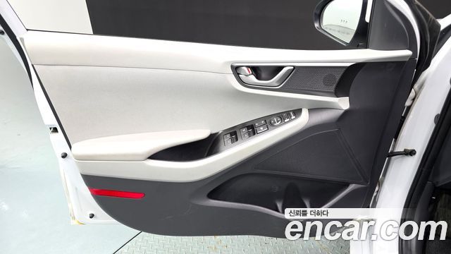 Hyundai Ioniq Hybrid 1.6 HEV I 2020 — фото 24