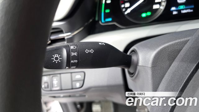 Hyundai Ioniq Hybrid 1.6 HEV I 2020 — фото 27
