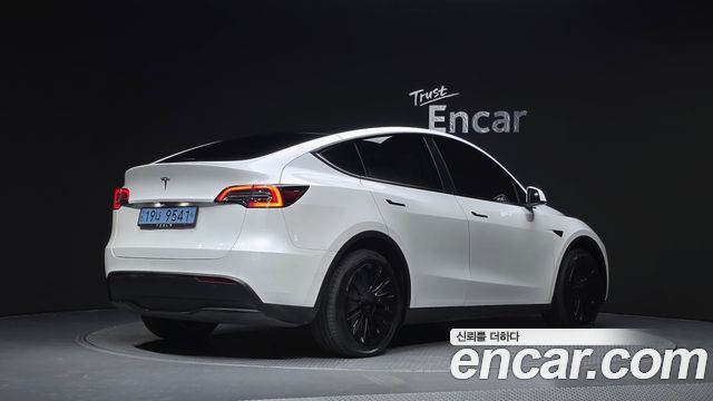 Tesla Model Y Long Range AWD 2022 — фото 2