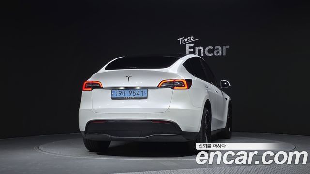 Tesla Model Y Long Range AWD 2022 — фото 4