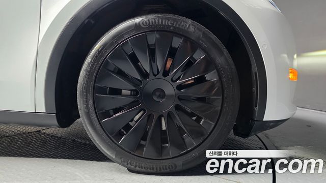 Tesla Model Y Long Range AWD 2022 — фото 21